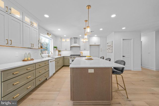 77 MORGAN AVE, Yardley, PA 19067