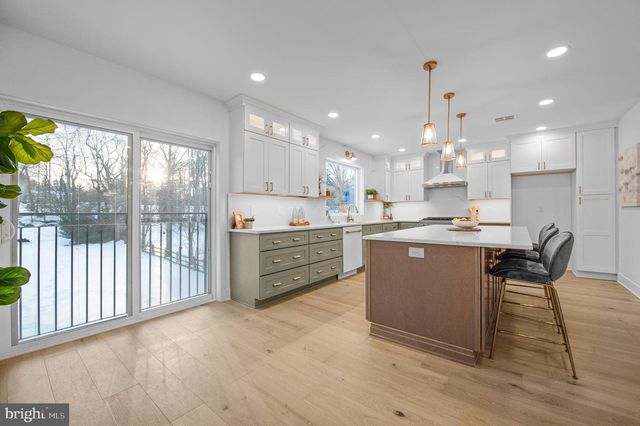 77 MORGAN AVE, Yardley, PA 19067