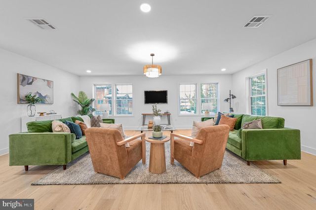 77 MORGAN AVE, Yardley, PA 19067