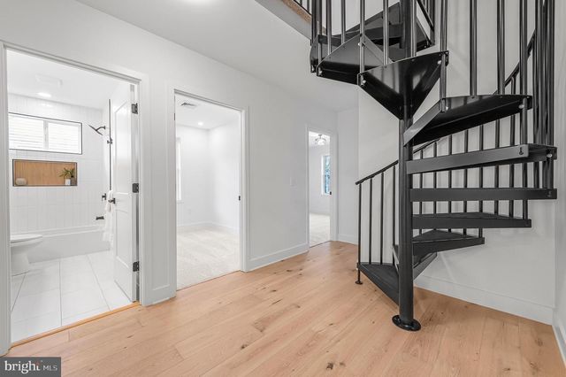 77 MORGAN AVE, Yardley, PA 19067