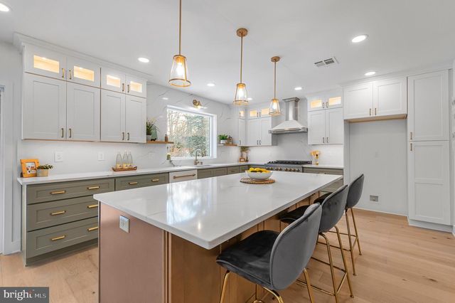 77 MORGAN AVE, Yardley, PA 19067