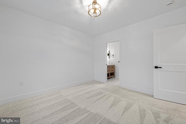 77 MORGAN AVE, Yardley, PA 19067