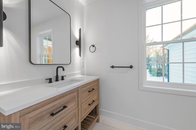 77 MORGAN AVE, Yardley, PA 19067