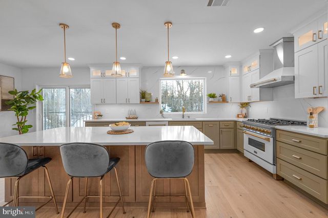 77 MORGAN AVE, Yardley, PA 19067