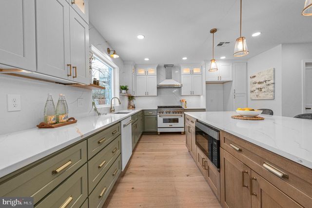 77 MORGAN AVE, Yardley, PA 19067