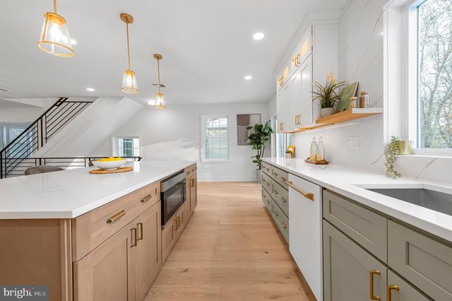 77 MORGAN AVE, Yardley, PA 19067