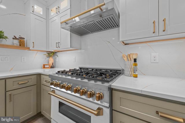 77 MORGAN AVE, Yardley, PA 19067