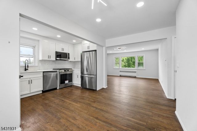14 John St 2, Clifton City, NJ 07013