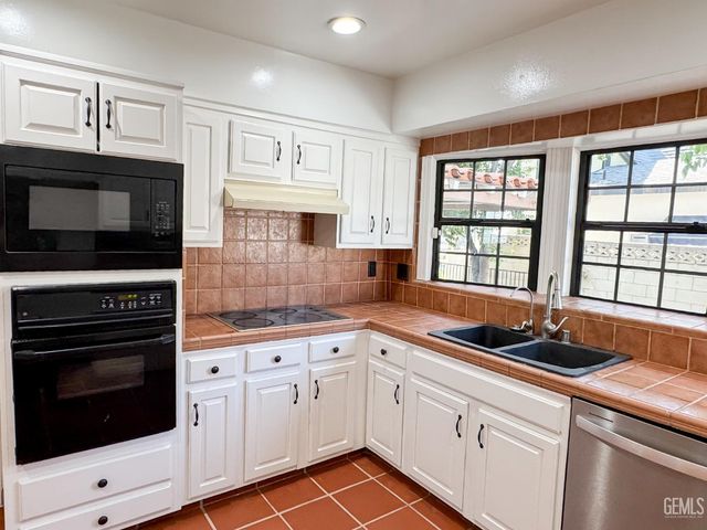 159 A Street, Bakersfield, CA 93304