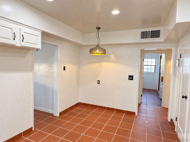 159 A Street, Bakersfield, CA 93304