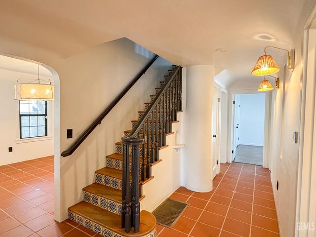 159 A Street, Bakersfield, CA 93304