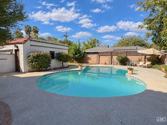 159 A Street, Bakersfield, CA 93304