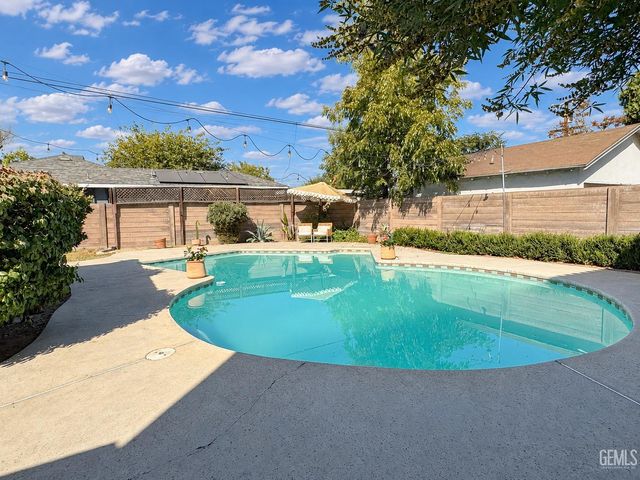 159 A Street, Bakersfield, CA 93304