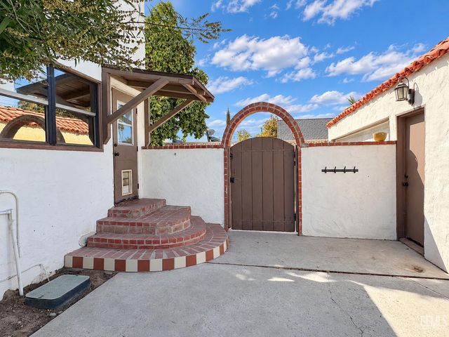 159 A Street, Bakersfield, CA 93304