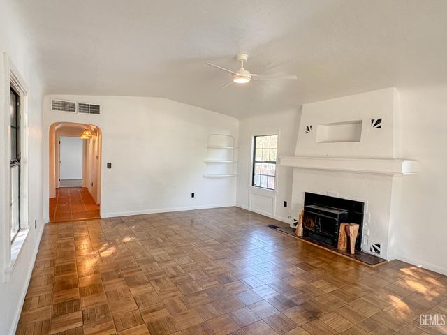 159 A Street, Bakersfield, CA 93304