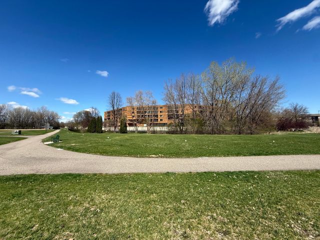 3300 Louisiana Avenue S 326, Saint Louis Park, MN 55426
