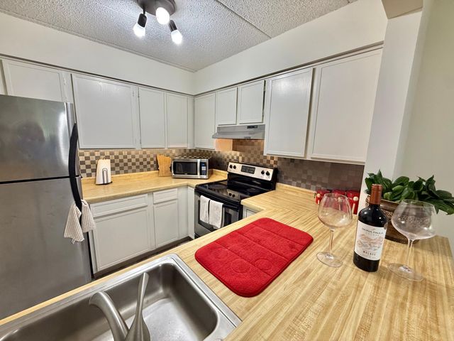3300 Louisiana Avenue S 326, Saint Louis Park, MN 55426