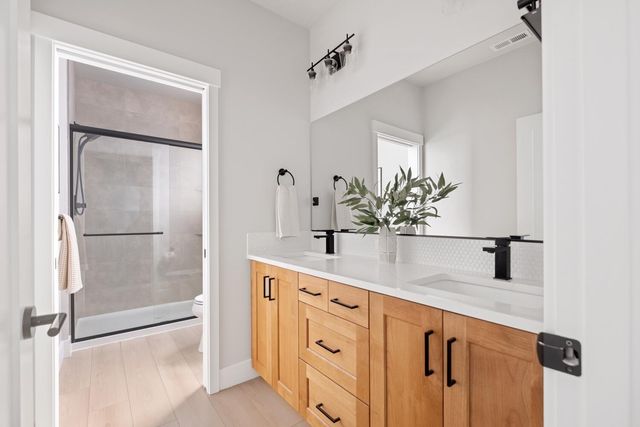 20867 SE Caldera Drive, Bend, OR 97702