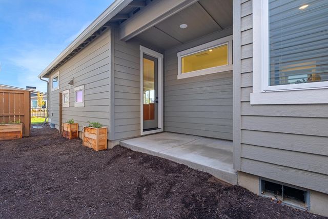 20867 SE Caldera Drive, Bend, OR 97702