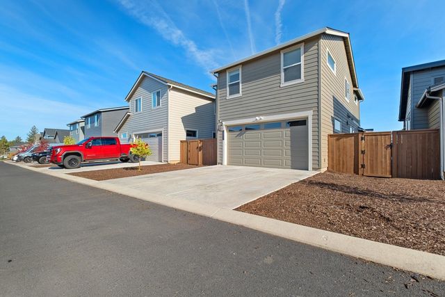 20867 SE Caldera Drive, Bend, OR 97702