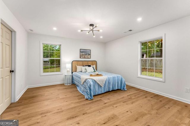 2740 Ivanhoe Lane SE, Smyrna, GA 30082