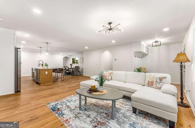 2740 Ivanhoe Lane SE, Smyrna, GA 30082