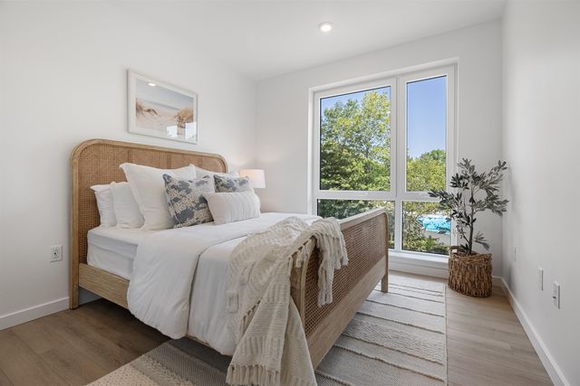 80 Constitution Ave Unit 203, Portsmouth, NH 03801