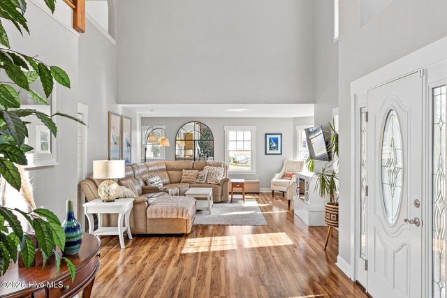 211 Simmons Drive, Wilmington, NC 28411