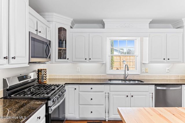 211 Simmons Drive, Wilmington, NC 28411