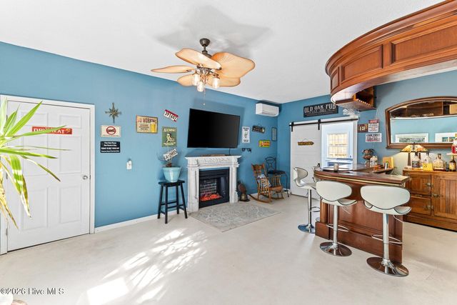 211 Simmons Drive, Wilmington, NC 28411