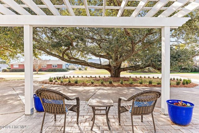 211 Simmons Drive, Wilmington, NC 28411