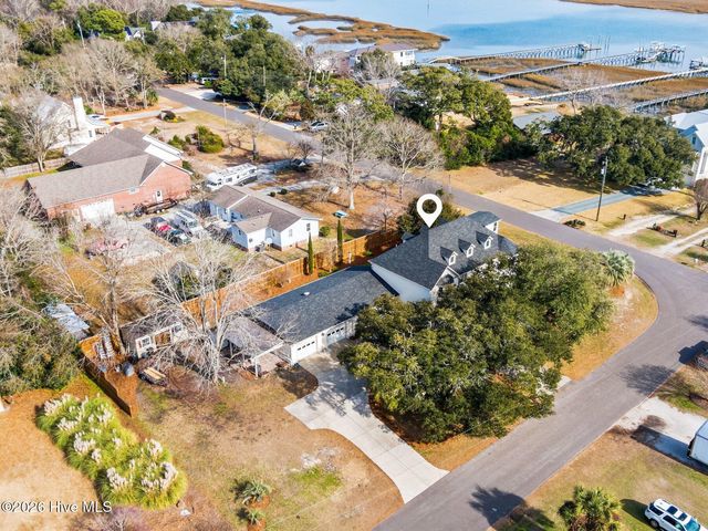 211 Simmons Drive, Wilmington, NC 28411