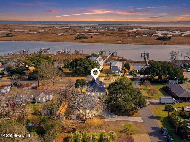211 Simmons Drive, Wilmington, NC 28411