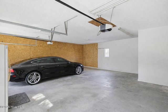 211 Simmons Drive, Wilmington, NC 28411