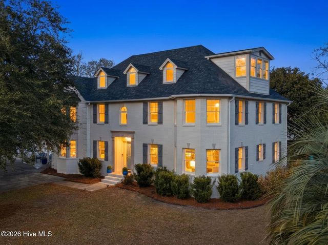 211 Simmons Drive, Wilmington, NC 28411