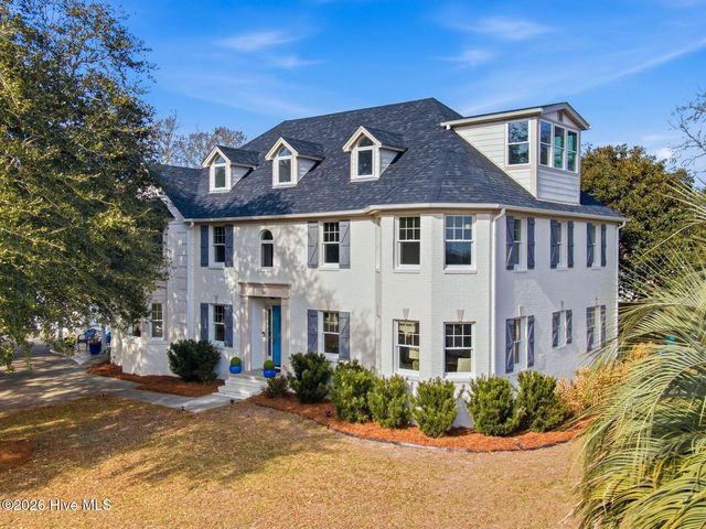 211 Simmons Drive, Wilmington, NC 28411