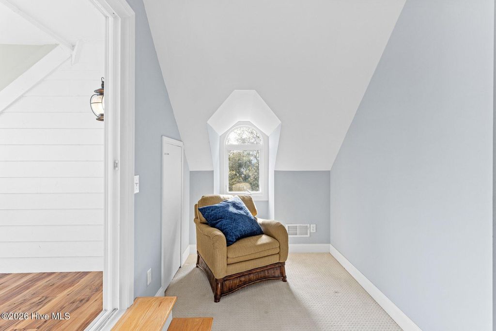 Image 40 of property listing at 211 Simmons Drive, Wilmington, NC 28411