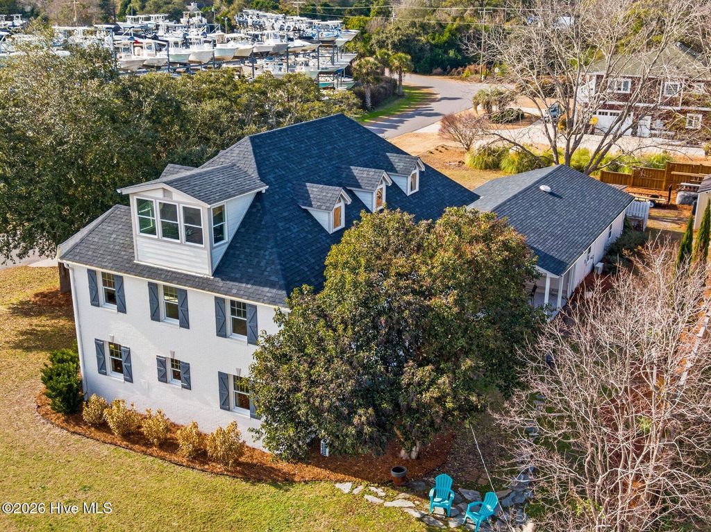 Image 67 of property listing at 211 Simmons Drive, Wilmington, NC 28411