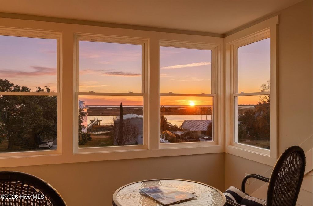 Image 7 of property listing at 211 Simmons Drive, Wilmington, NC 28411