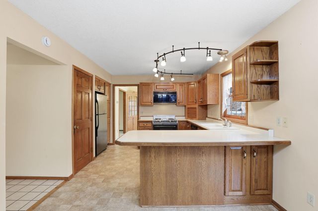 1826 3rd Street SW, New Brighton, MN 55112