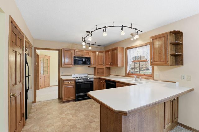 1826 3rd Street SW, New Brighton, MN 55112