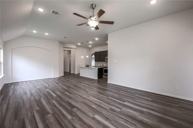 708 Sunny Ridge DR, Leander, TX 78641