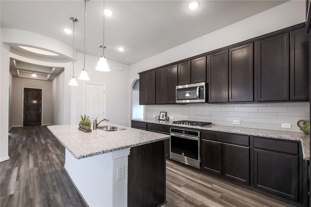 708 Sunny Ridge DR, Leander, TX 78641