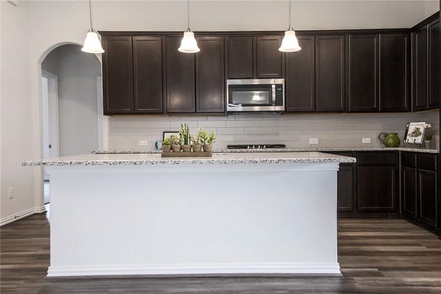 708 Sunny Ridge DR, Leander, TX 78641