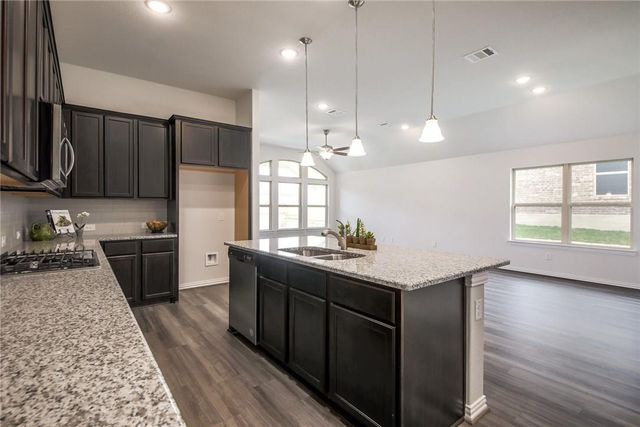 708 Sunny Ridge DR, Leander, TX 78641