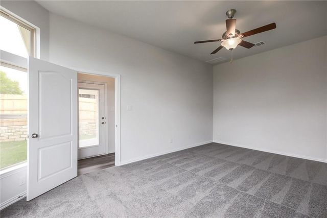 708 Sunny Ridge DR, Leander, TX 78641