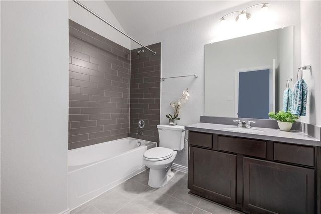 708 Sunny Ridge DR, Leander, TX 78641