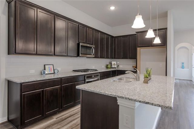 708 Sunny Ridge DR, Leander, TX 78641