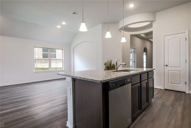 708 Sunny Ridge DR, Leander, TX 78641