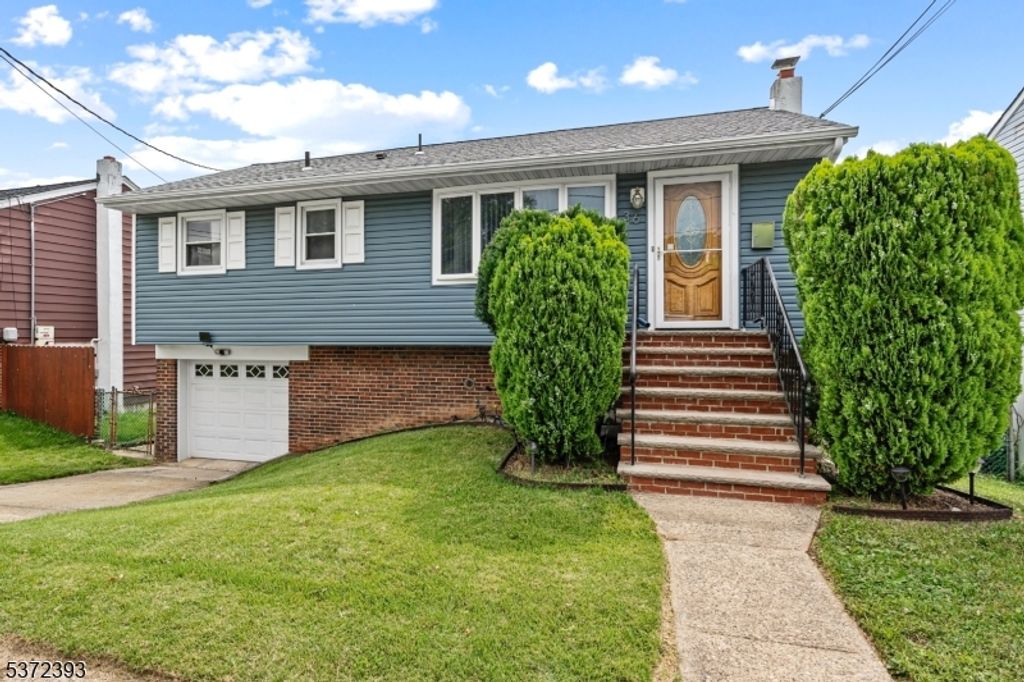 36 Chestnut St, Woodbridge Twp., NJ 07001